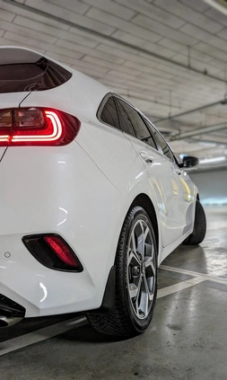 Kia Ceed cena 72999 przebieg: 71000, rok produkcji 2019 z Szczecin małe 121